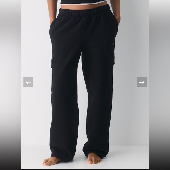 Aritzia Pants - Aritzia Black Sweatfleece Cargo Pants